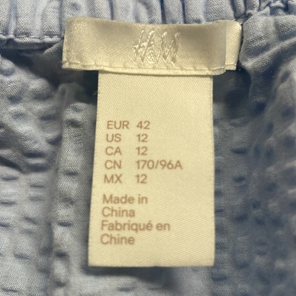 H&M blouse off the shoulder puff sleeves top textured cotton blue womens size 12 - Picture 8 of 9